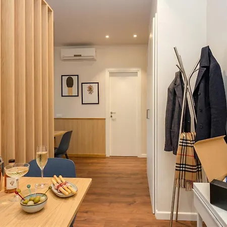 Giovanna House View Desenzanoloft Official Partner Homes & By Marriott Bonvoy * ديسينسانو ديل غاردا