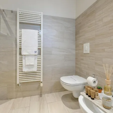 Giovanna House View Desenzanoloft Official Partner Homes & By Marriott Bonvoy Дезенцано-дель-Гарда